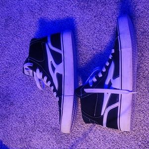 Used but in very good shape  I will clean them and send them fresh to you